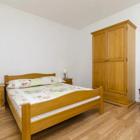 And Niko Appartement Bol